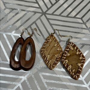 Plunder Brown Wooden Earrings Set